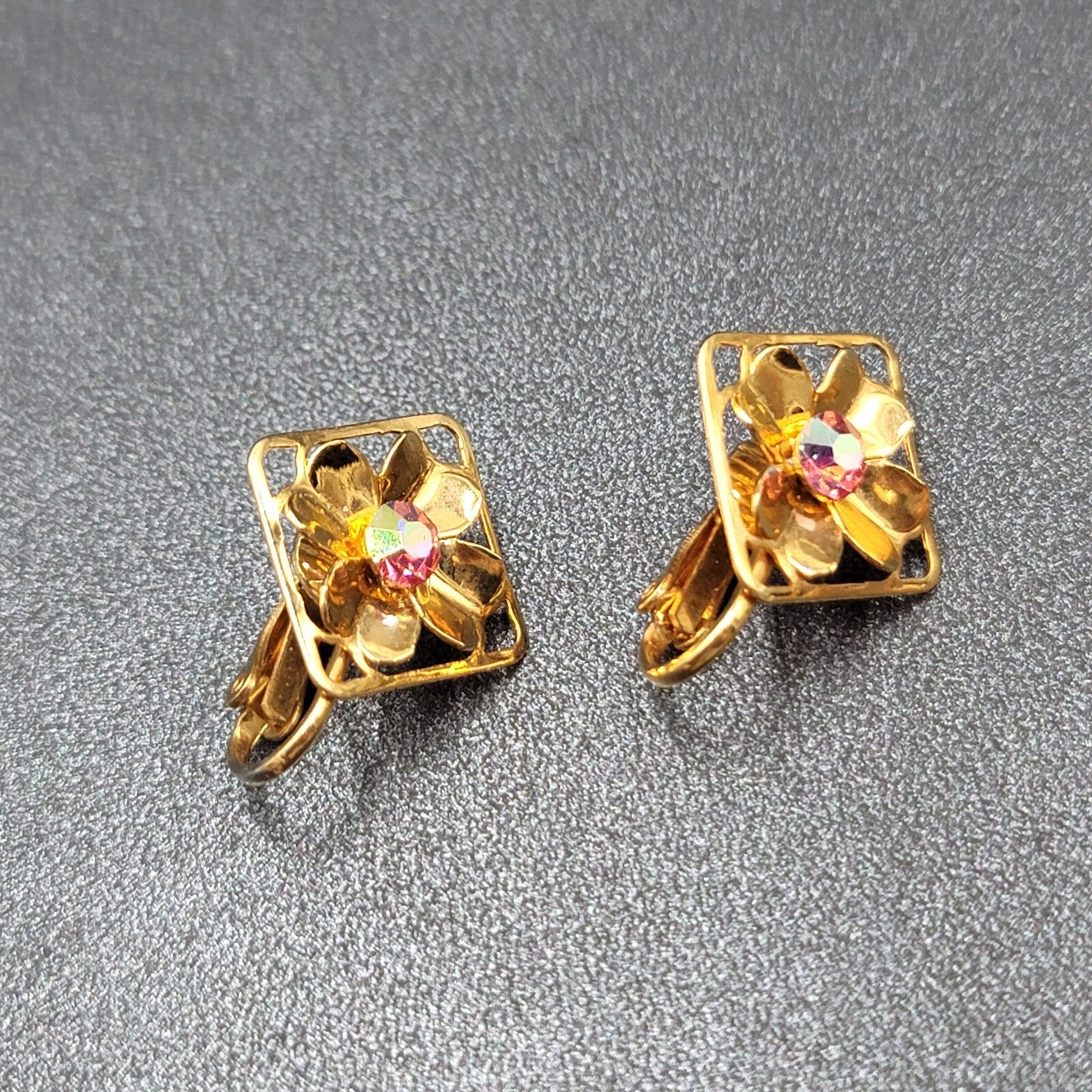 Vtg Clip on Earrings Gold tone Flower Aurora Borealis AB Rhinestone Studs 3/4"