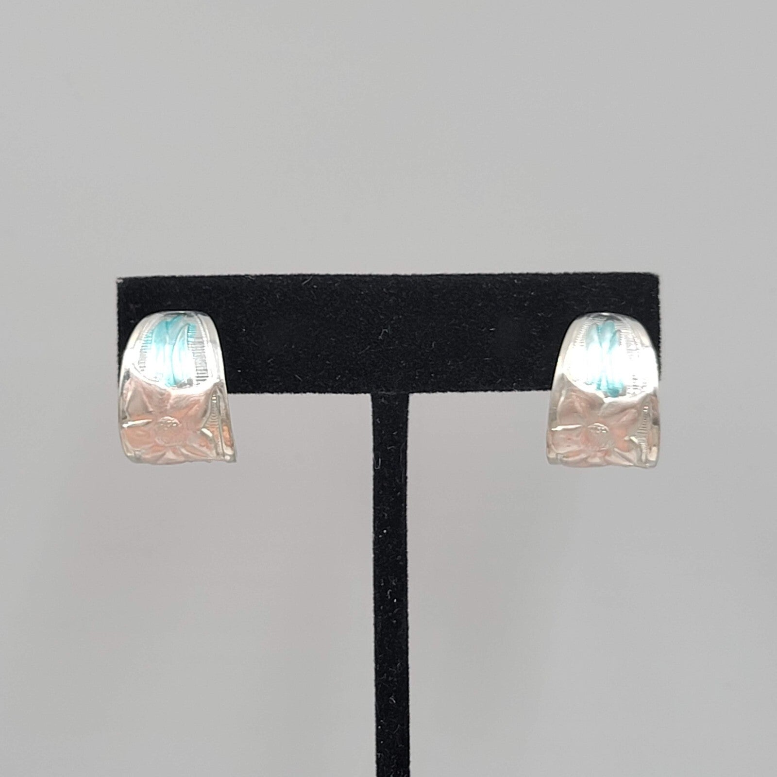 Vintage Hoops Pierced Earrings Silver tone Pastel Pink Blue Embossed Flowers 5/8