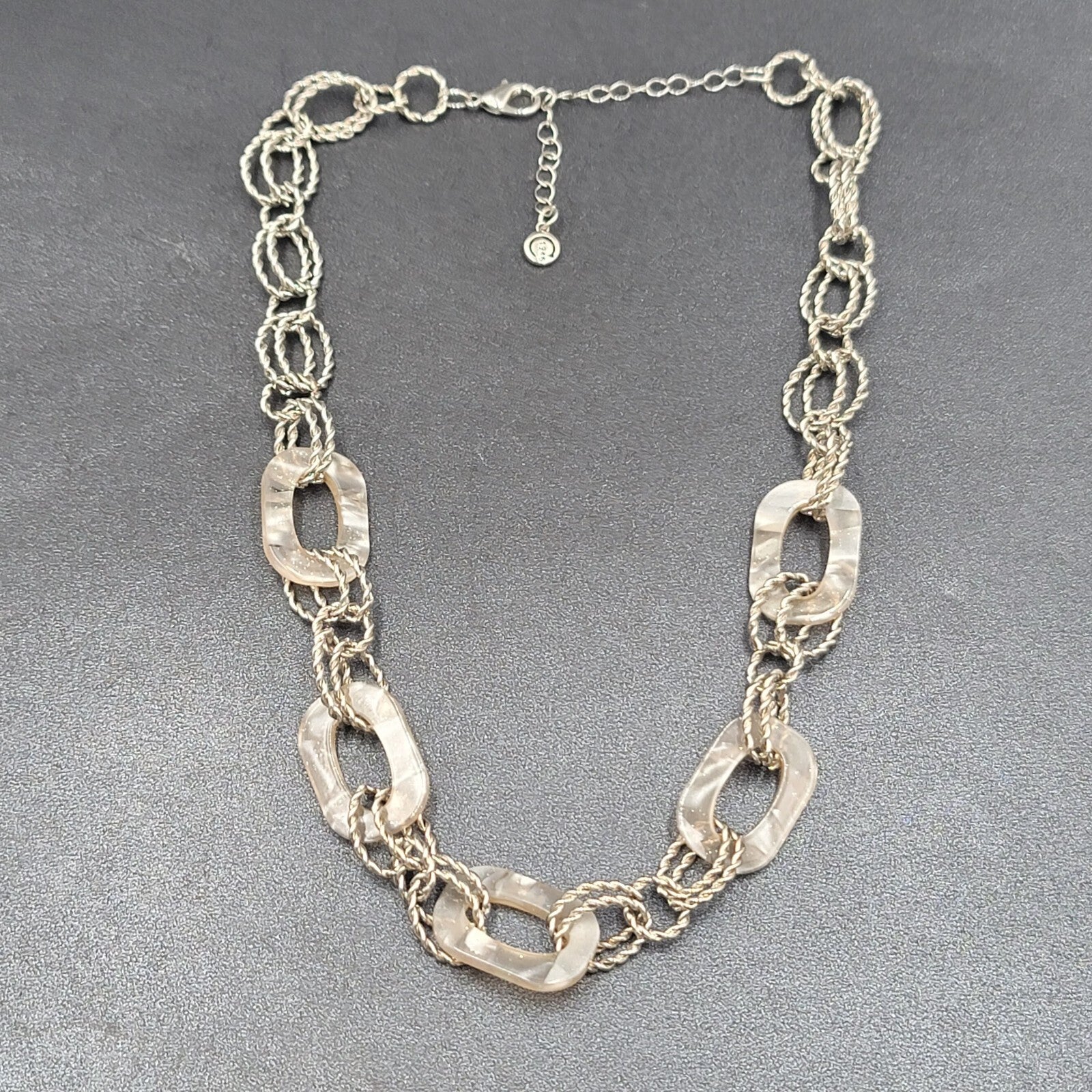 1946 Necklace Acrylic Beaded Chain 18"-21"