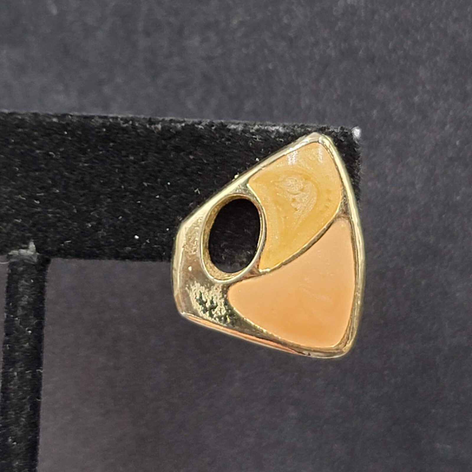 Vintage Pierced Earrings Peach Pink Enamel Gold tone Drop 3/4"