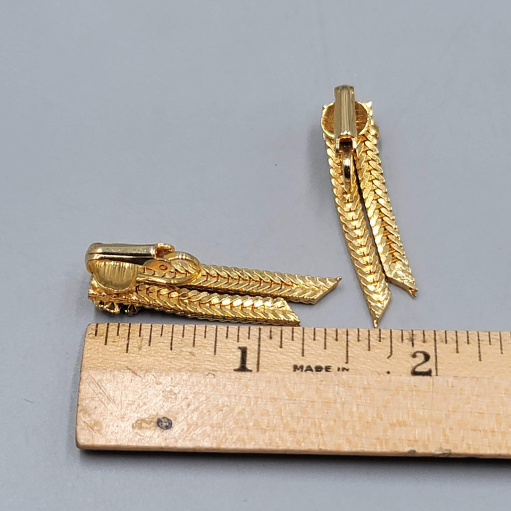 Vintage Green Rhinestone Clip on Earrings Gold tone Herringbone Dangle 1.5 in