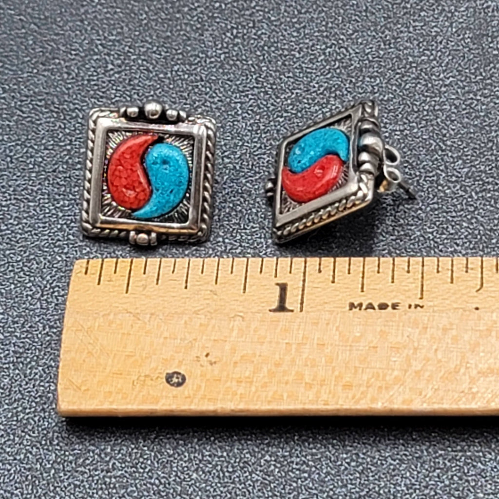 Vintage Pierced Earrings Silver tone Red Blue Acrylic Ying Yang Studs NOS 5/8"