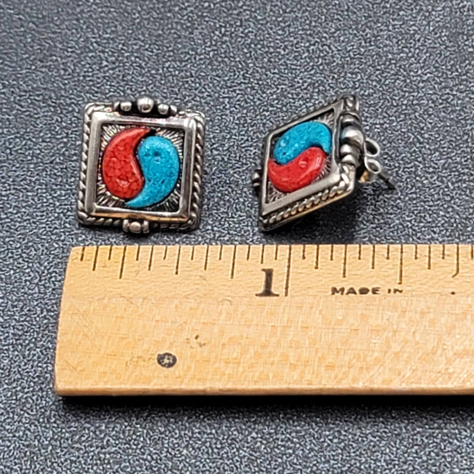 Vintage Pierced Earrings Silver tone Red Blue Acrylic Ying Yang Studs NOS 5/8"
