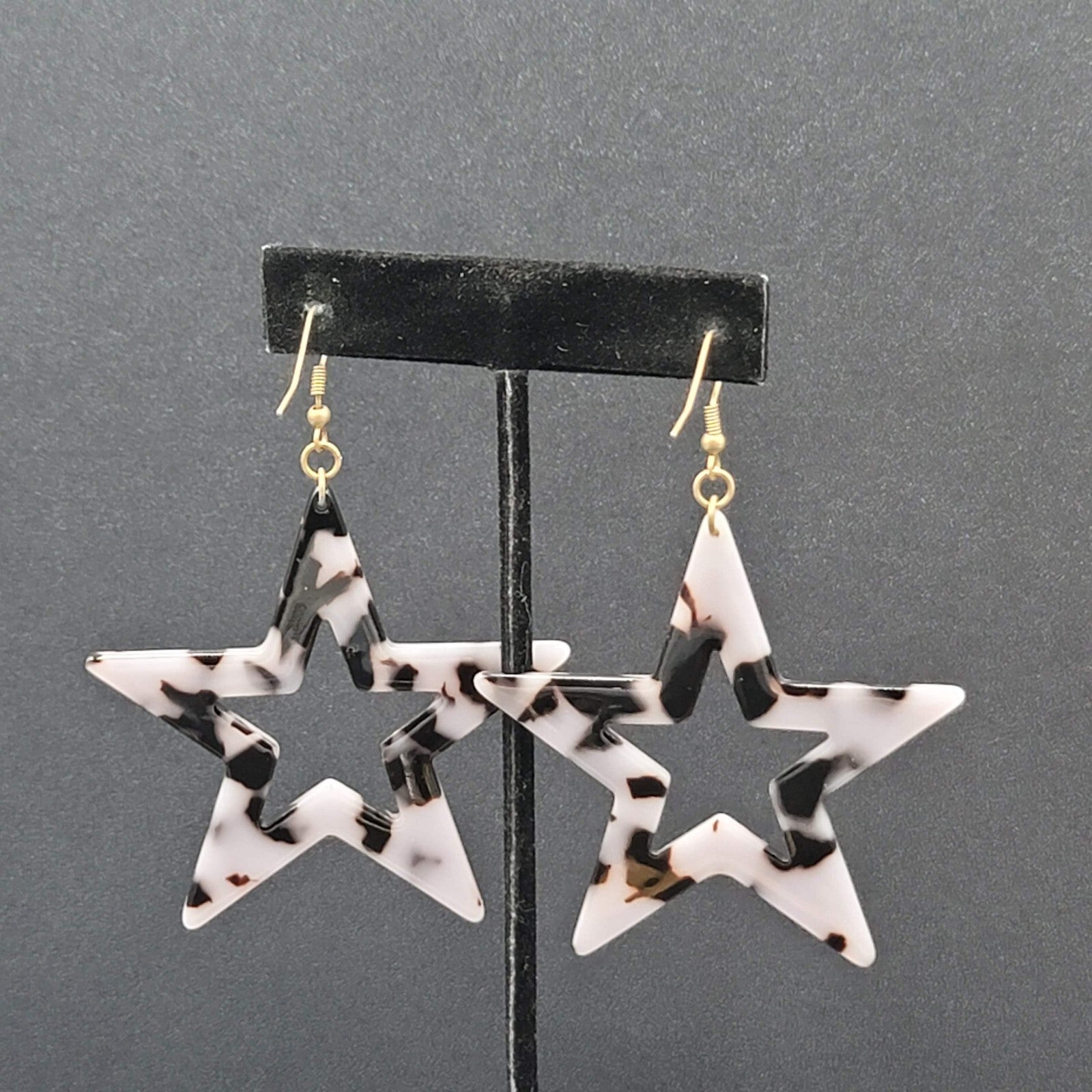 Pierced Earrings Gray Black Resin Large Open Star Dangle 2.5"