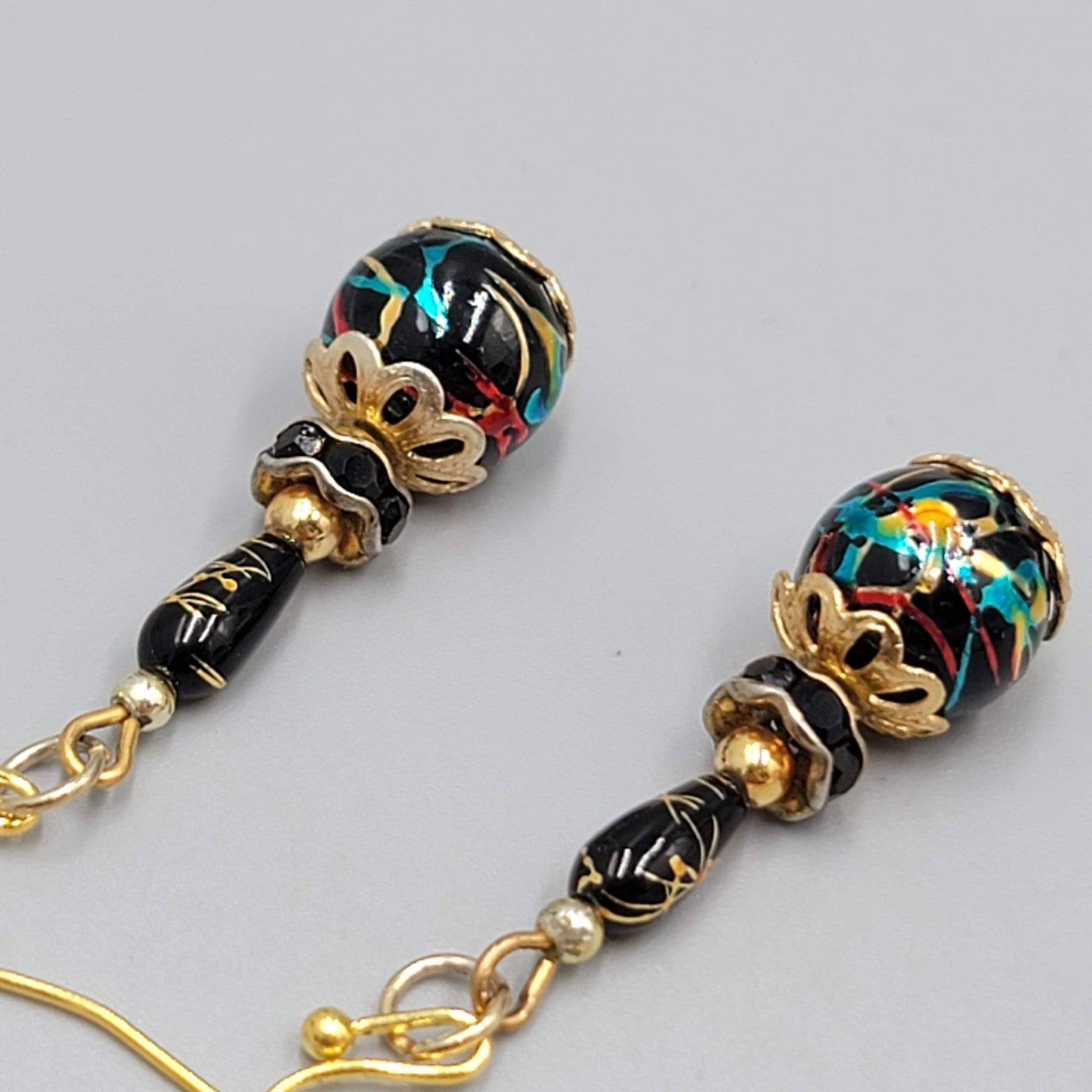 Black Bead Color Splatter Pierced Earrings Gold tone Dangle 1.5"