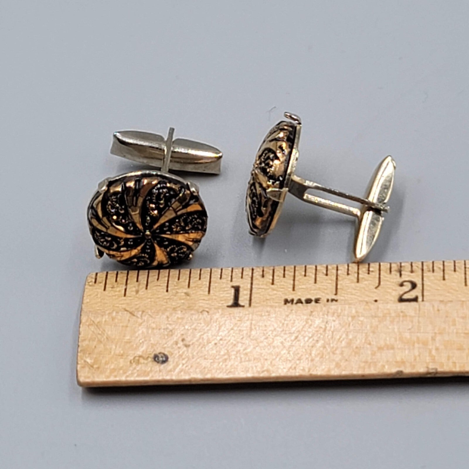 Vintage Gold tone  Mens Cufflinks Black Design Swirl Round Mens Jewelry 3/4"