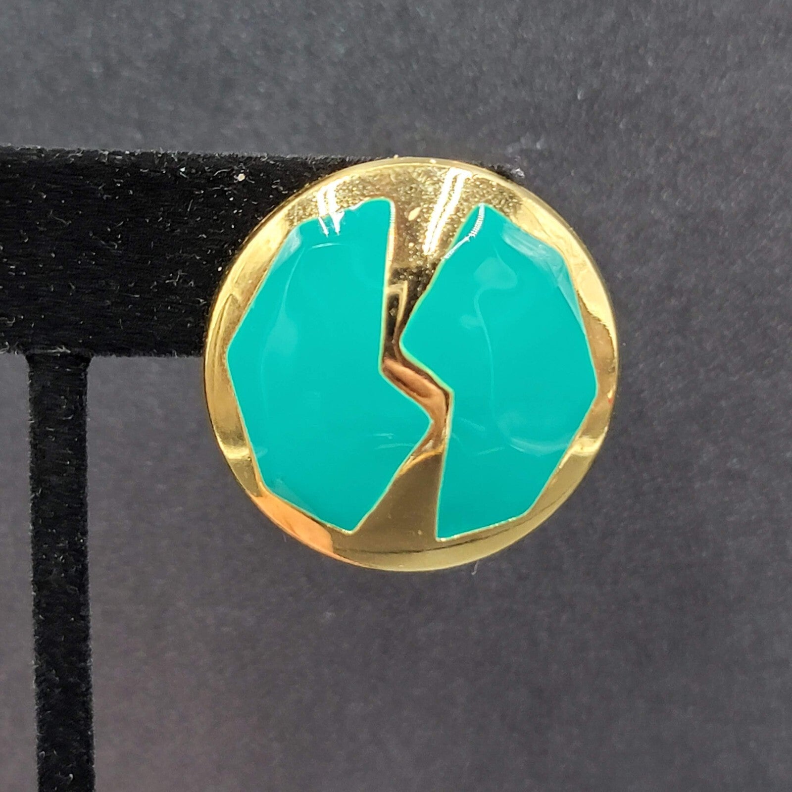 Vintage Clip on Earrings Gold tone Green Enamel Round 1 1/8"