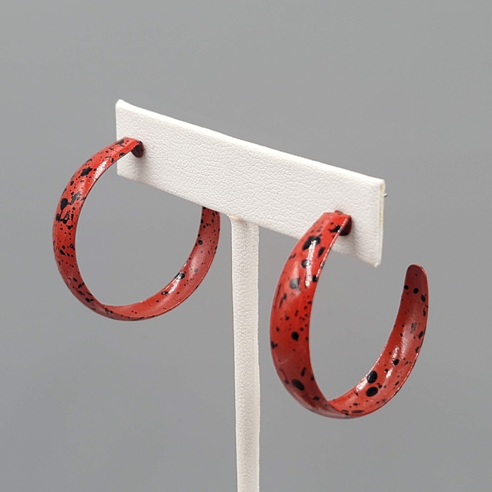 Vintage Red Black Splatter Enamel Hoops Pierced Earrings 1.25"