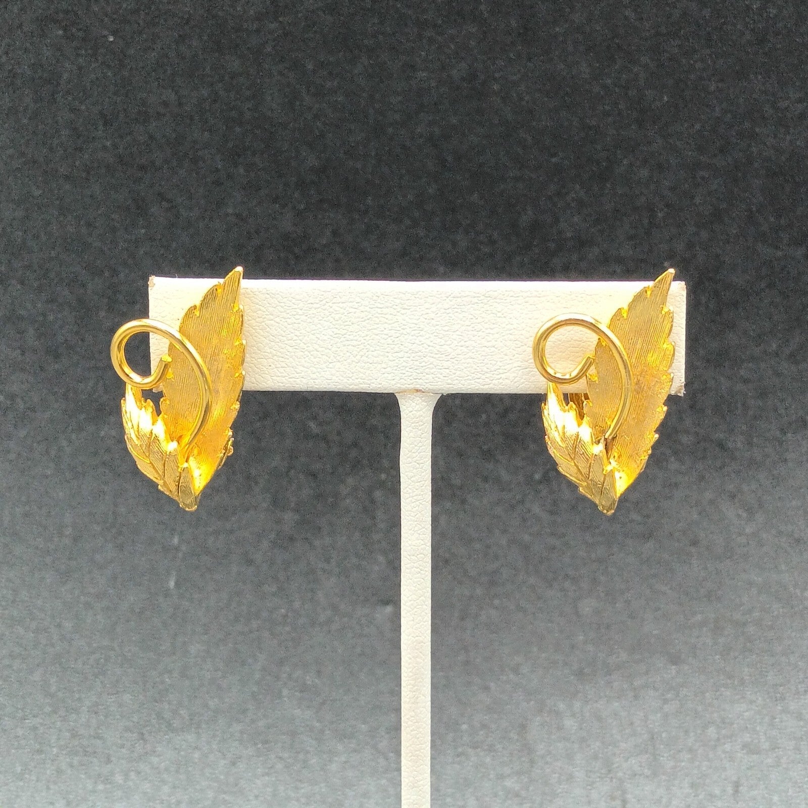 Vintage ROMA Clip on Earrings Gold Plated Leaf Climber Drop 1.25"