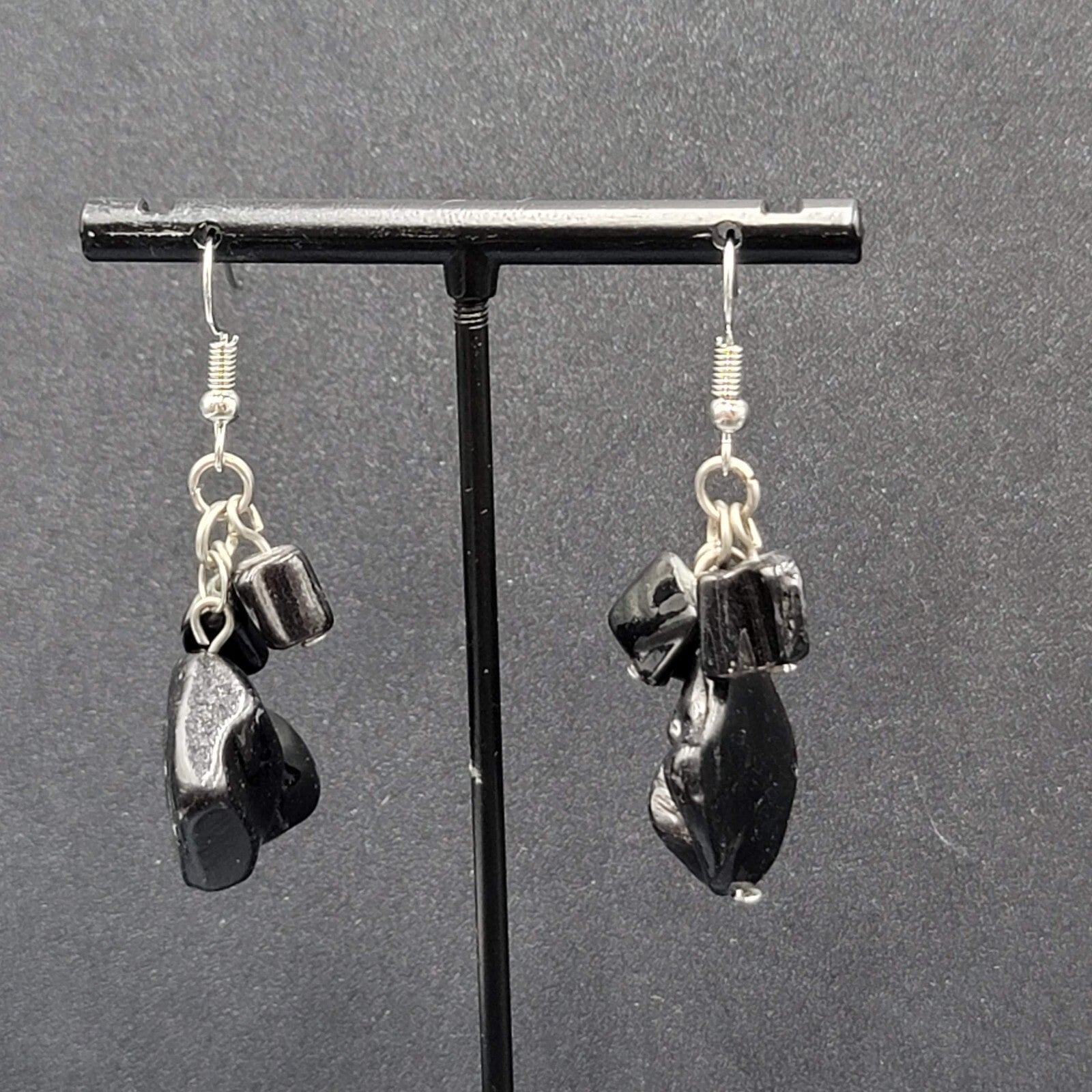 Pierced Earrings Silver tone Black Shell Dangle 1.5"