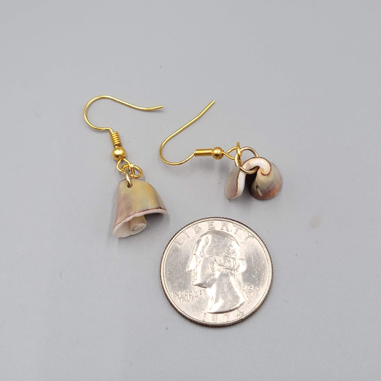 Real Shell Pierced Earrings Gold tone Dangle 3/4"