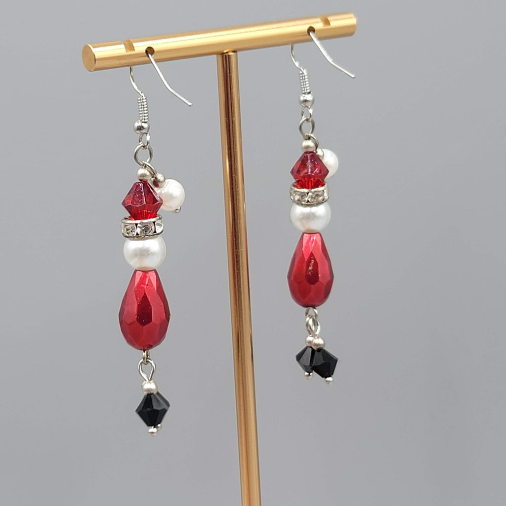 Santa Claus Beaded Pierced Earrings Silver tone Dangle Christmas  2.25 in