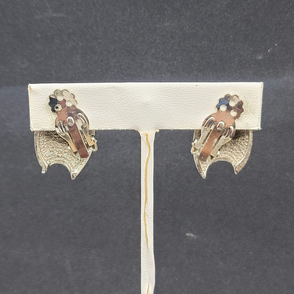Vintage Clip on Earrings Textured Silver tone Drop 1  1/8"