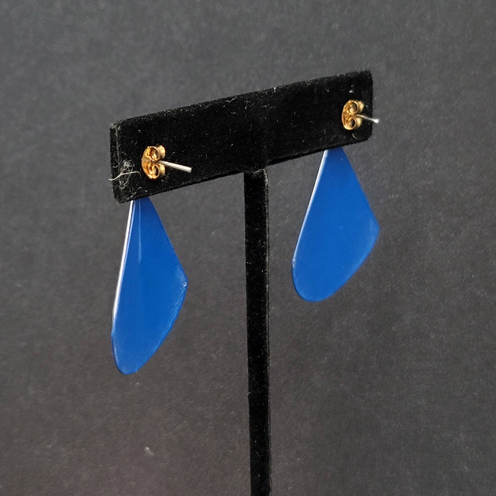 Vintage Pierced Earrings Blue White Enamel Triangle Dangle 1.5"