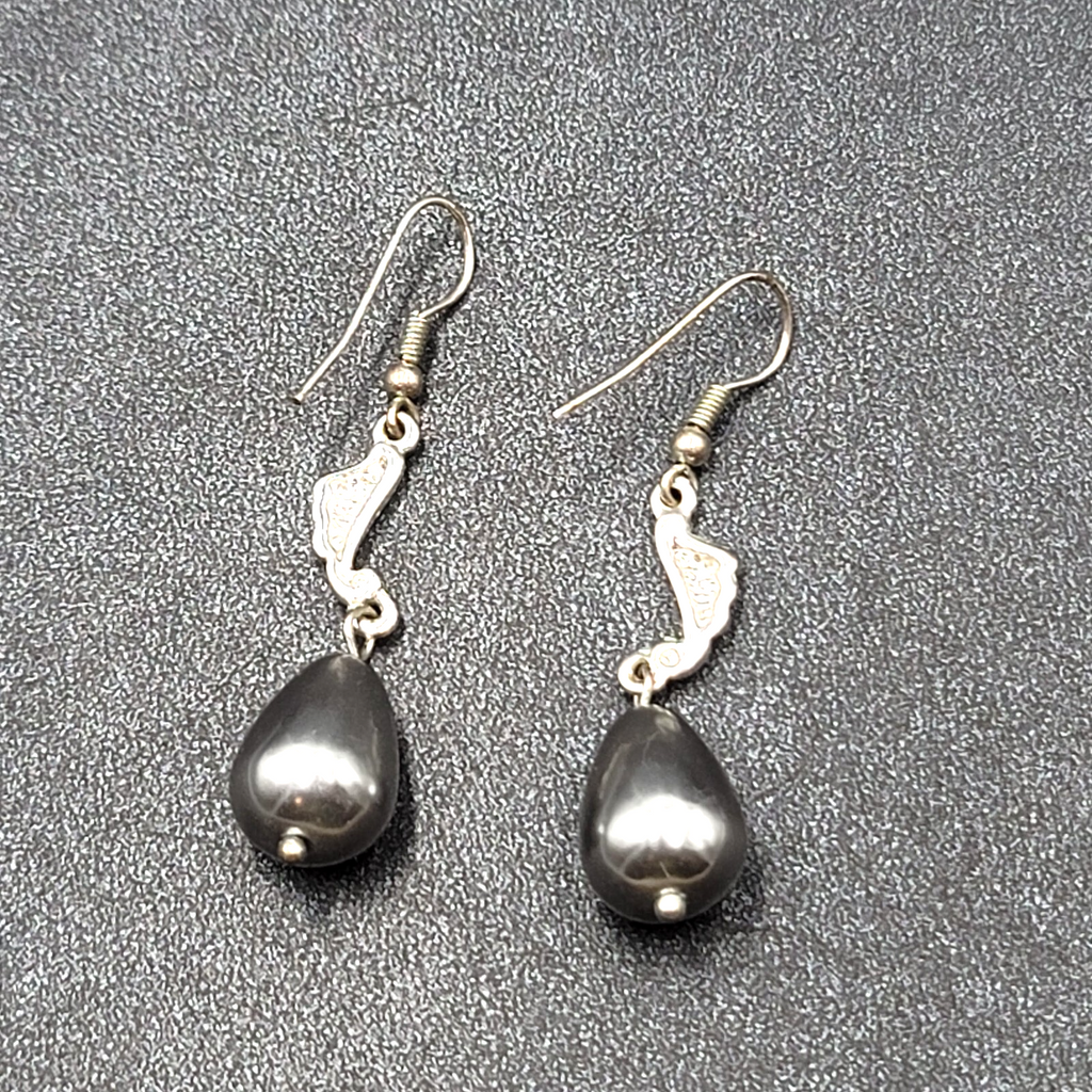 Pierced Earrings Silver tone Pearl Finish Gray Teardrop Bead Dangle 1.5"