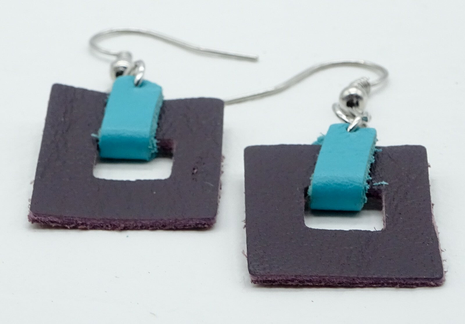 Artisan Dyed Leather Dangle Pierced Earrings Costume Estate Jewelry