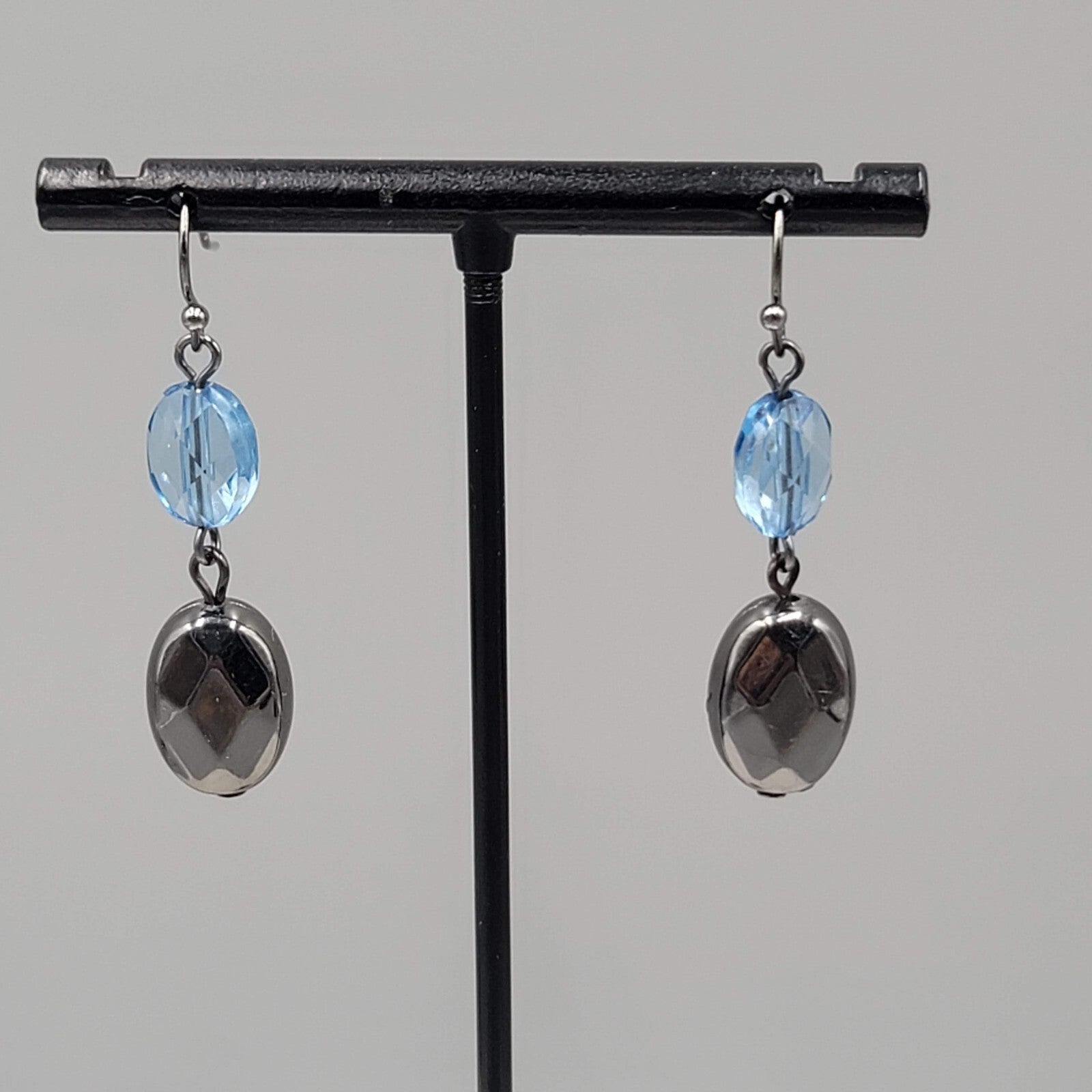 Blue Black Faceted Beads Pierced Earrings Black Metal Dangle 1.25"