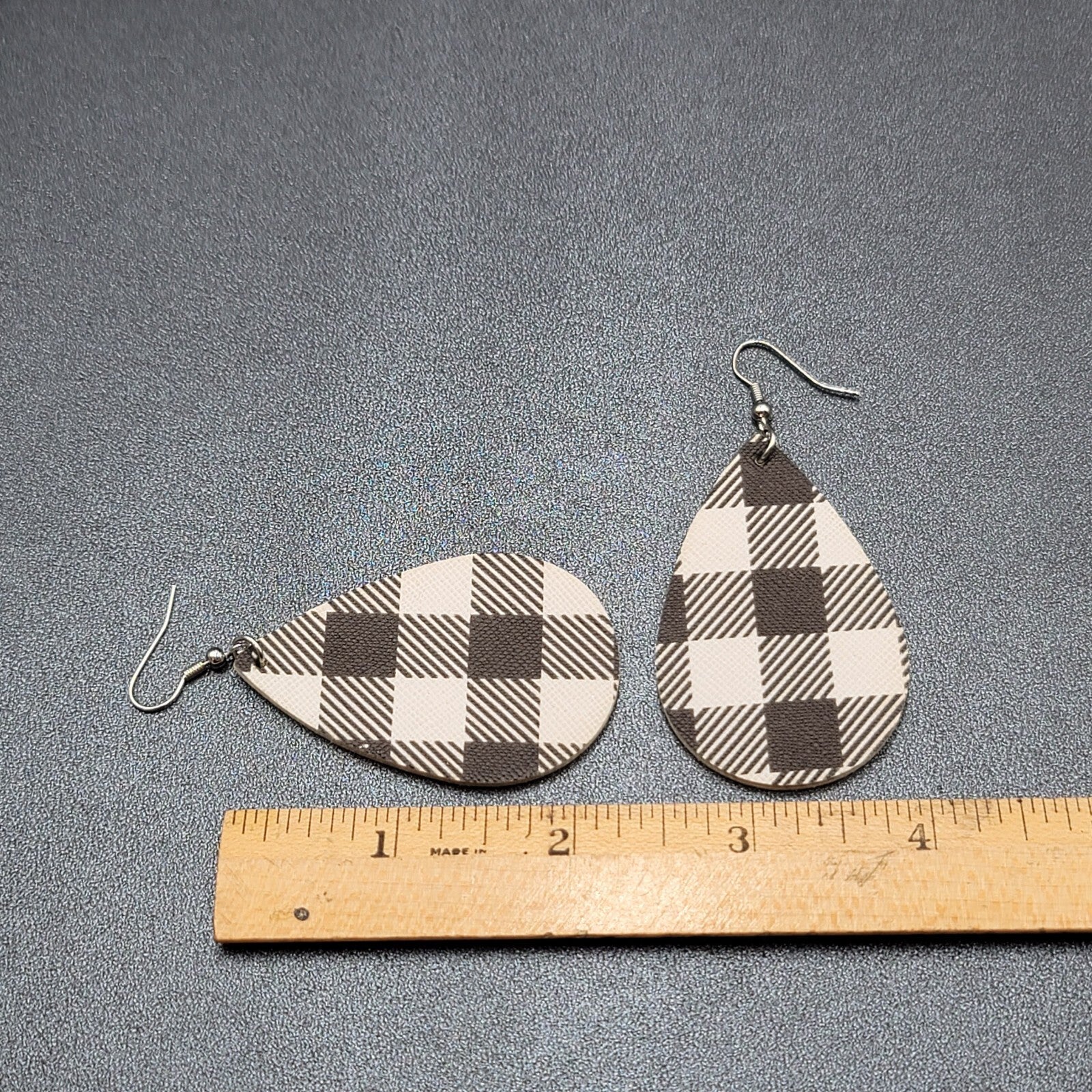 Pierced Earrings Black White Teardrop Plaid Dangle 2.25"