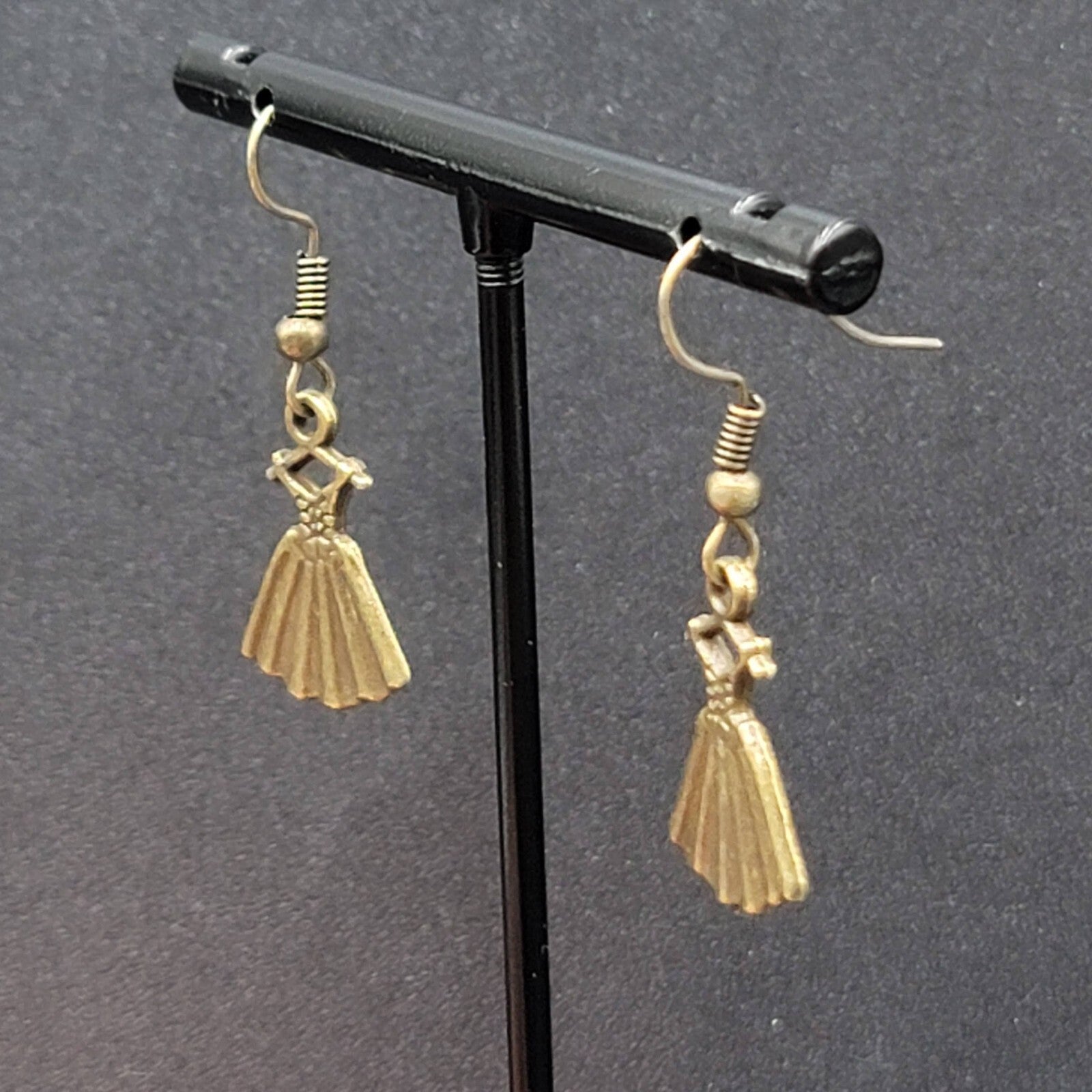 Dress Pierced Earrings Bronze tone Dangle 3/4"