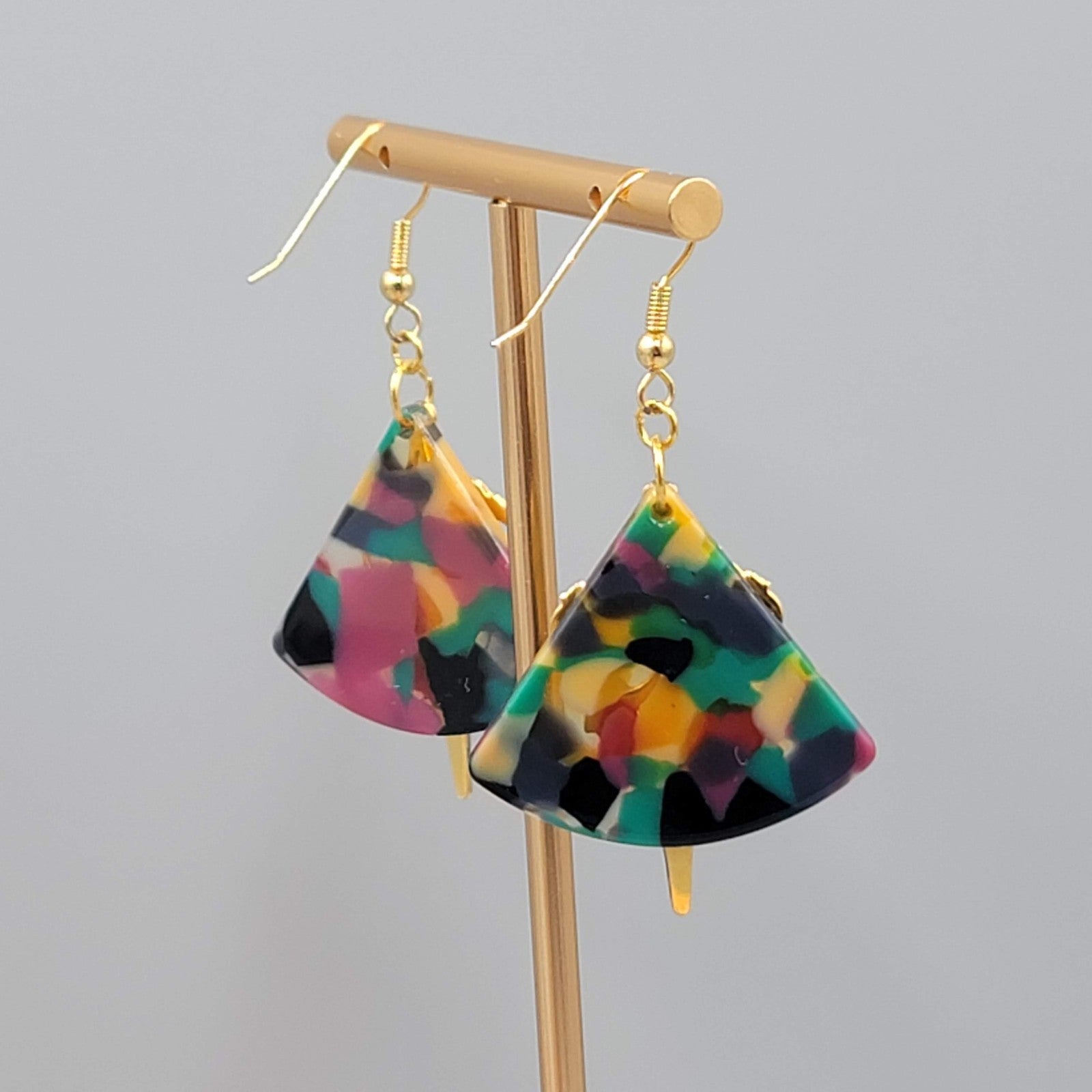 Pierced Earrings Gold tone Dangle Multicolor Acrylic 1.5"
