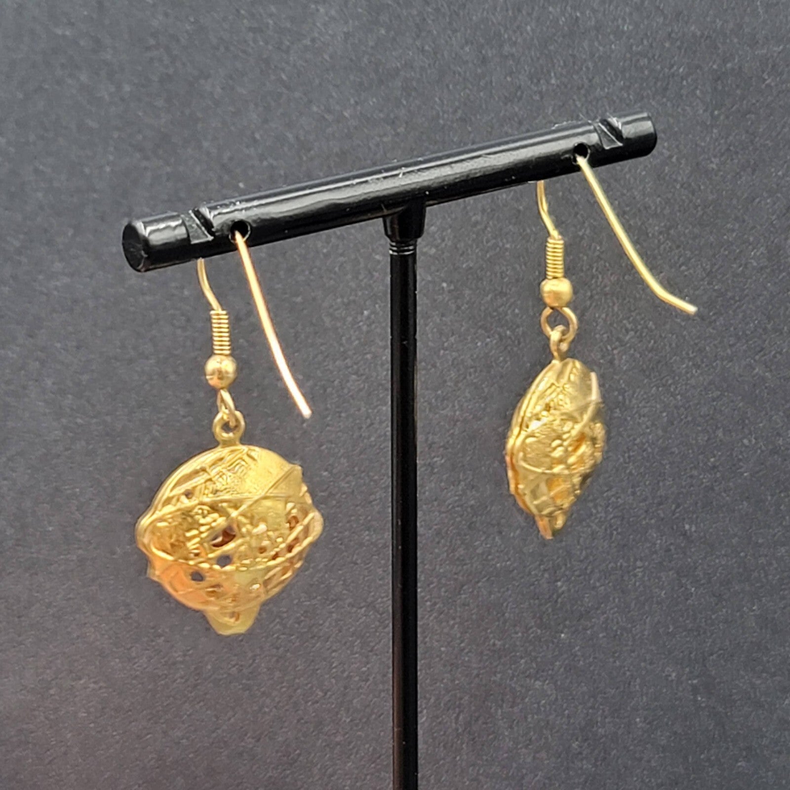 Vintage Pierced Earrings Gold Plated Globe Artistic Dangle 7/8"