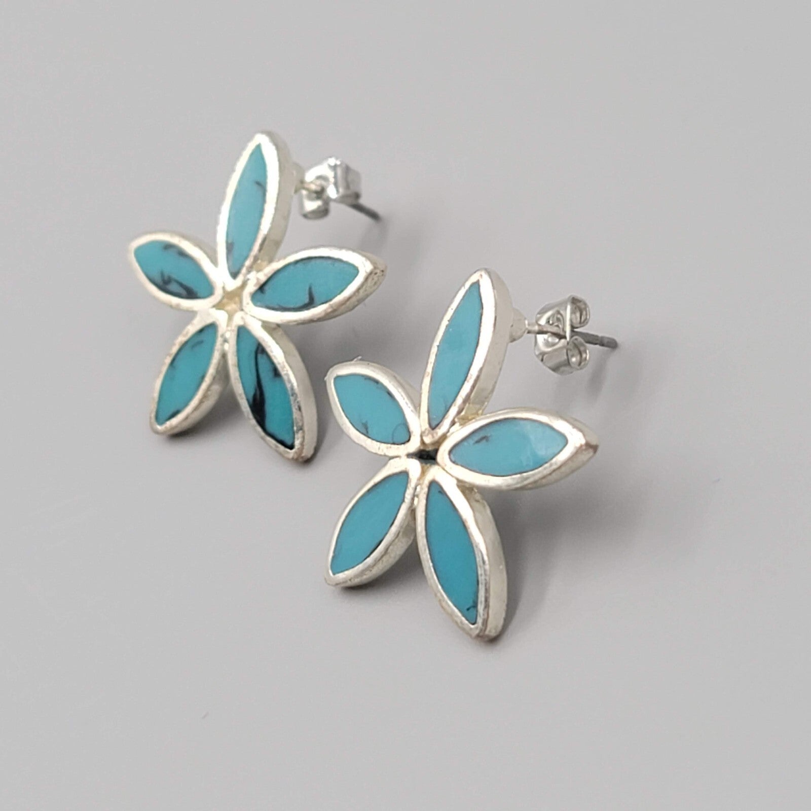 Flower Pierced Earrings Silver tone Blue Accent Petals Drop 1"