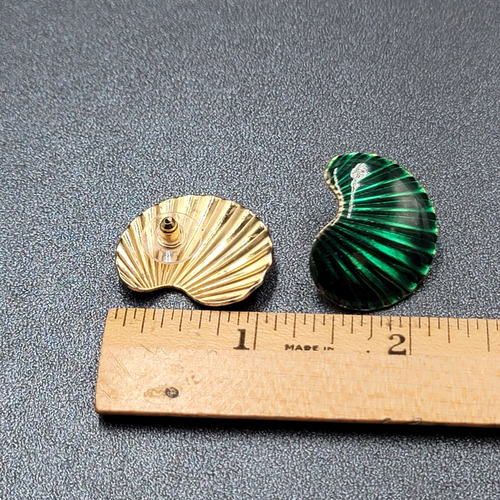 Vintage Pierced Earrings Gold tone Green Enamel Shell Design Drop 1"