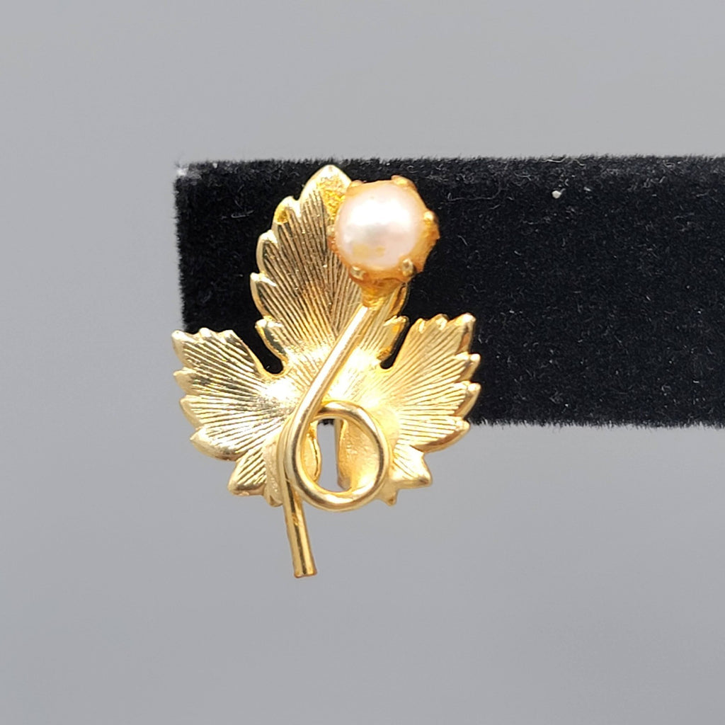 Vintage Leaf Clip on Earrings Gold Plated Faux Pearl Studs 3/4 in