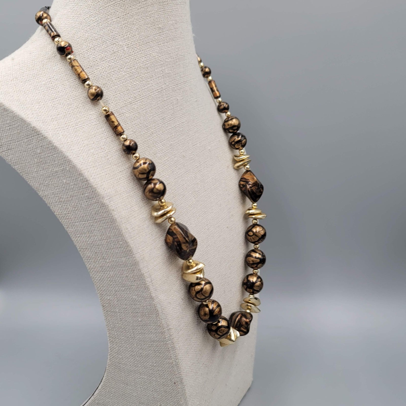 Vintage Necklace Gold tone Swirl Bead Estate Costume Jewelry 22"
