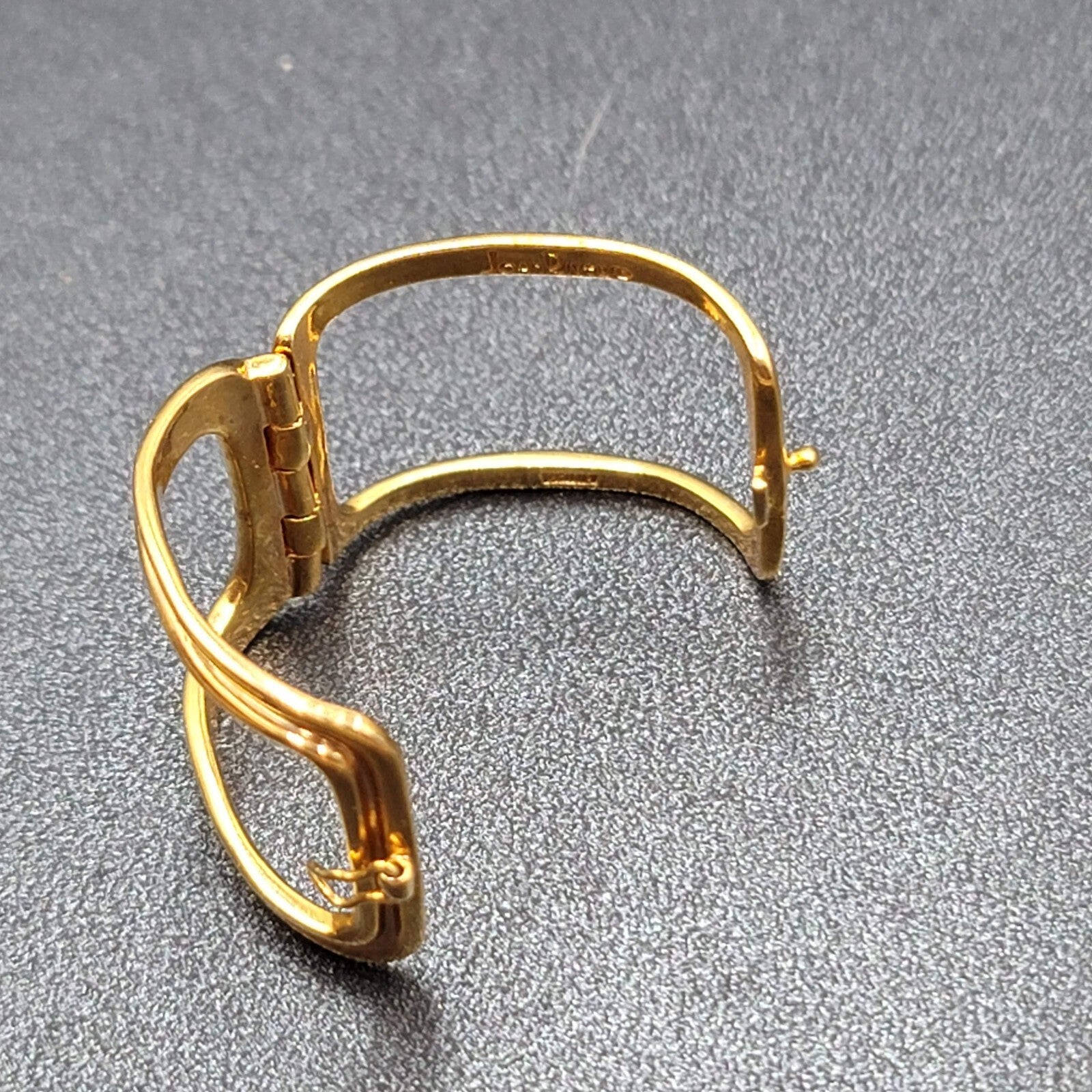 JOAN RIVERS Signed Gold Plated Clasp and Pendant Pieces in Good Condition