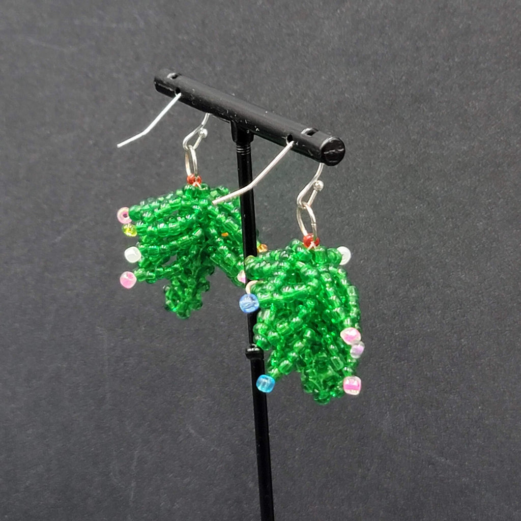Vintage Pierced Earrings Seed Bead Christmas Palm Trees Dangle  1.25"