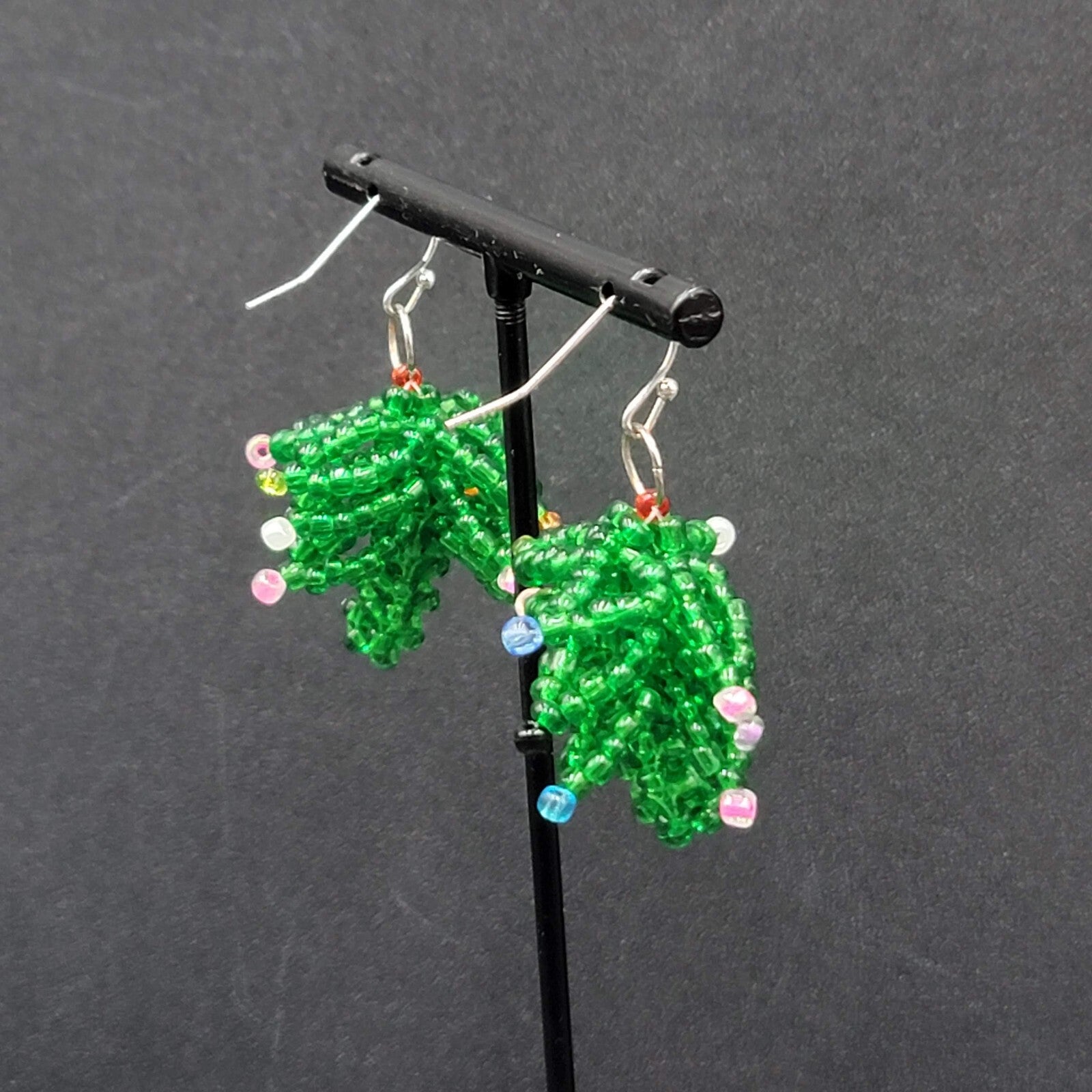 Vintage Pierced Earrings Seed Bead Christmas Palm Trees Dangle  1.25"