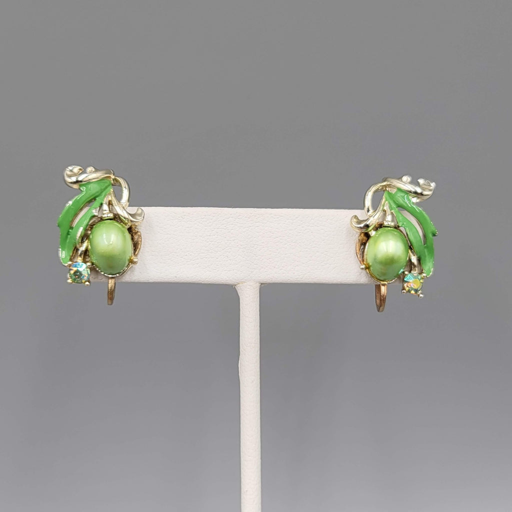 Vintage Faux Green Pearl Rhinestone Clip on Earrings Gold tone Screw Back 7/8"