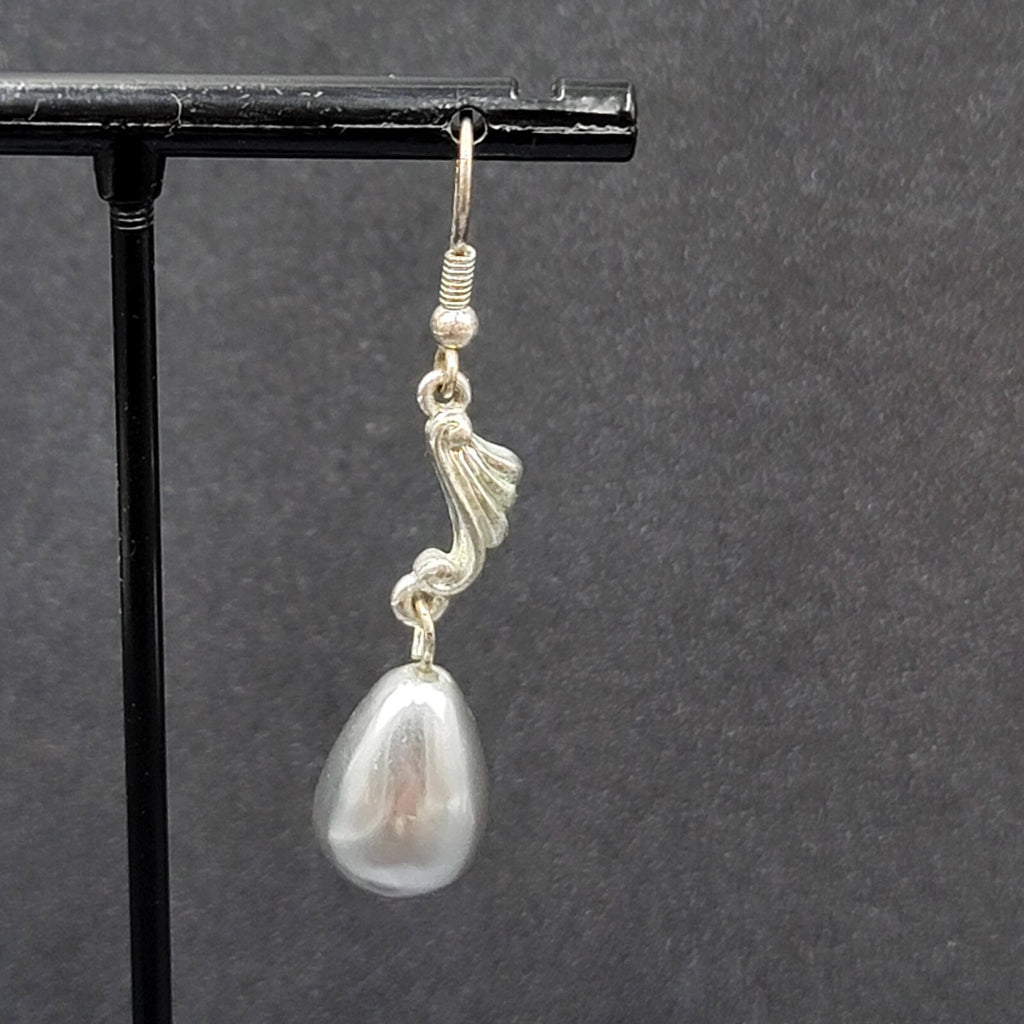 Pierced Earrings Silver tone Pearl Finish Gray Teardrop Bead Dangle 1.5"