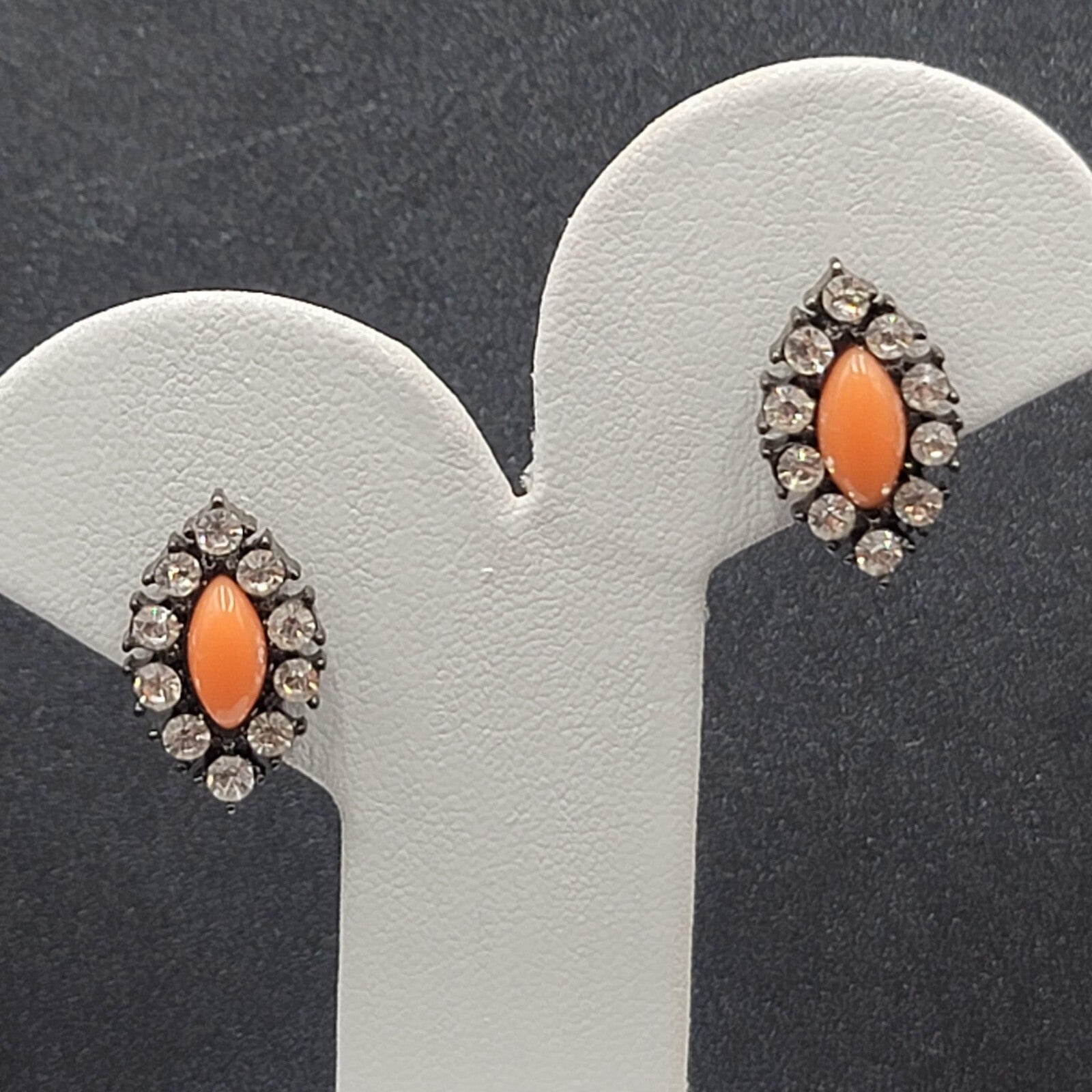 Pierced Earrings Black Metal Rhinestone Diamond Shape Studs 3/4"
