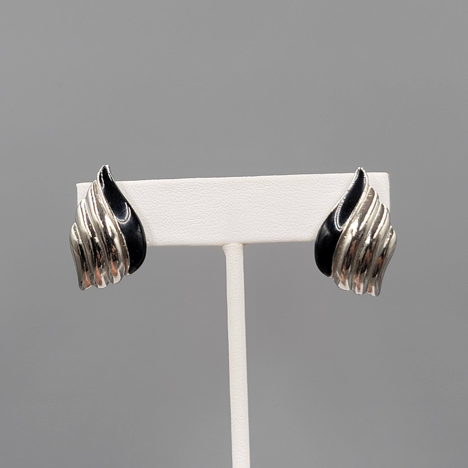 Vintage Climber Clip on Earrings Silver tone Black Enamel 1"