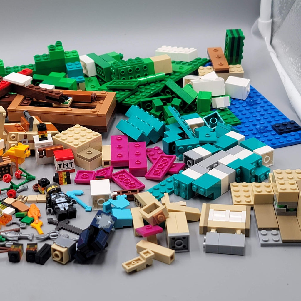 LEGO Loose Brick Lot Over 2.5 Pounds Mostly Minecraft