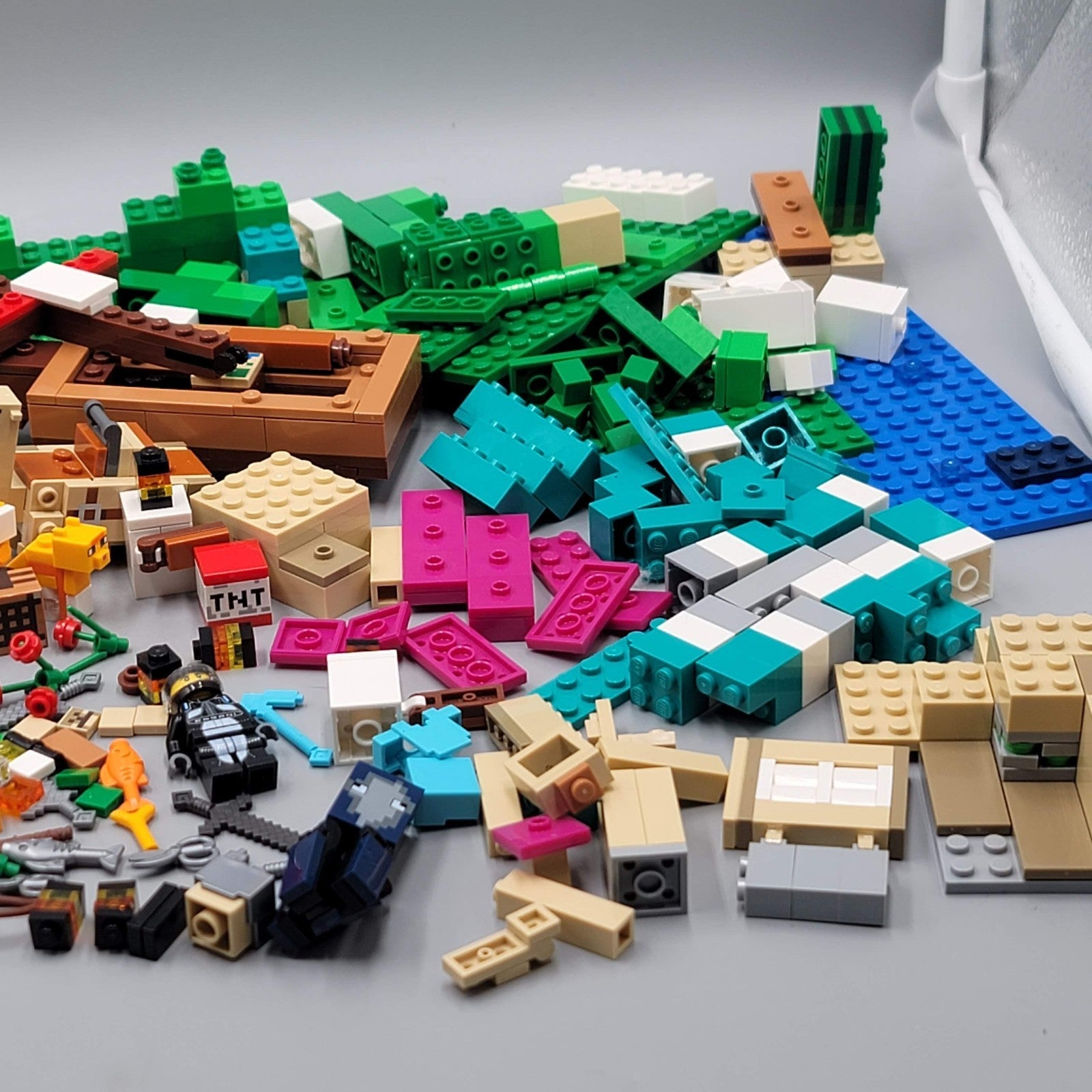 LEGO Loose Brick Lot Over 2.5 Pounds Mostly Minecraft