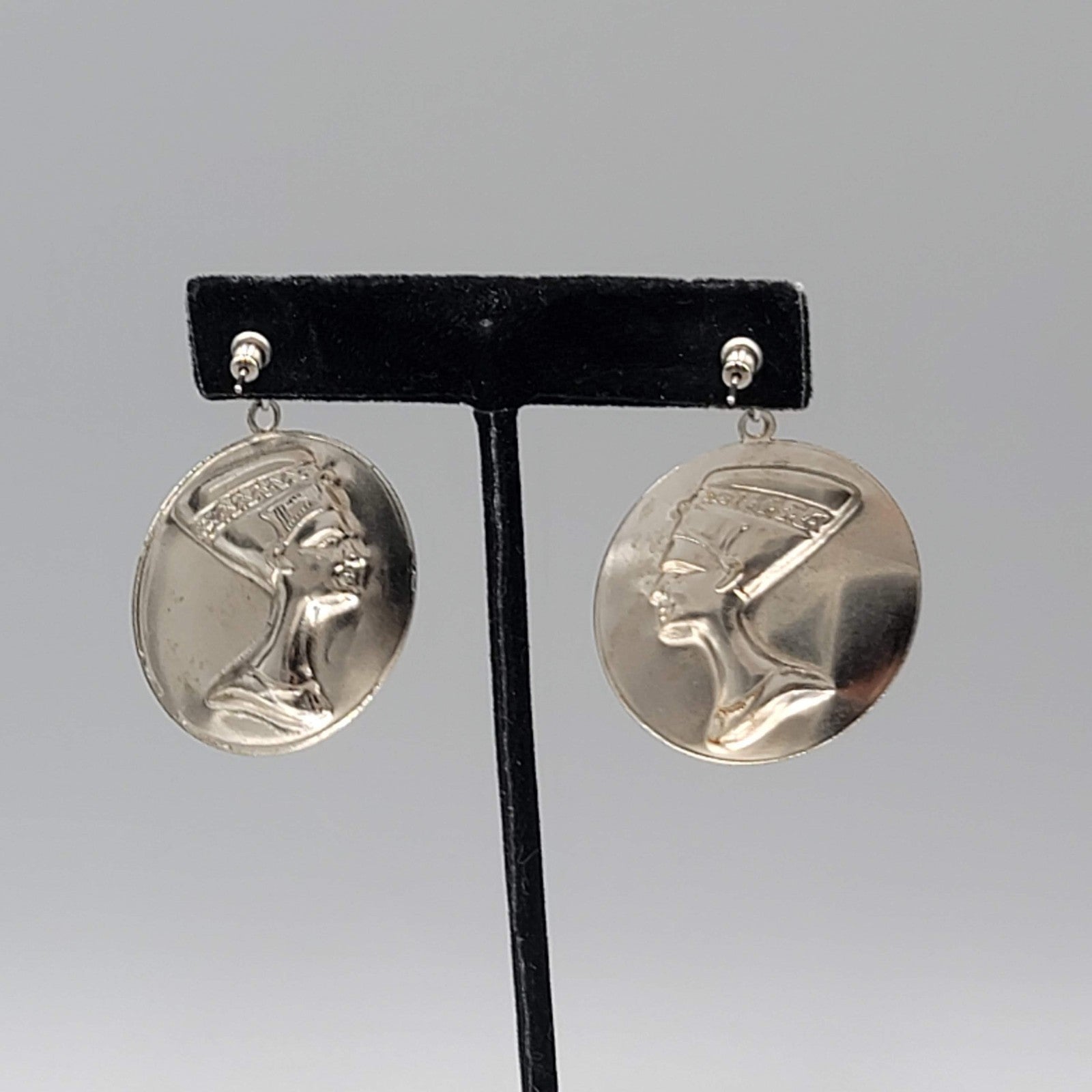 Vintage Egyptian Motif Pierced Earrings Silver tone Dangle Round 1.5 in
