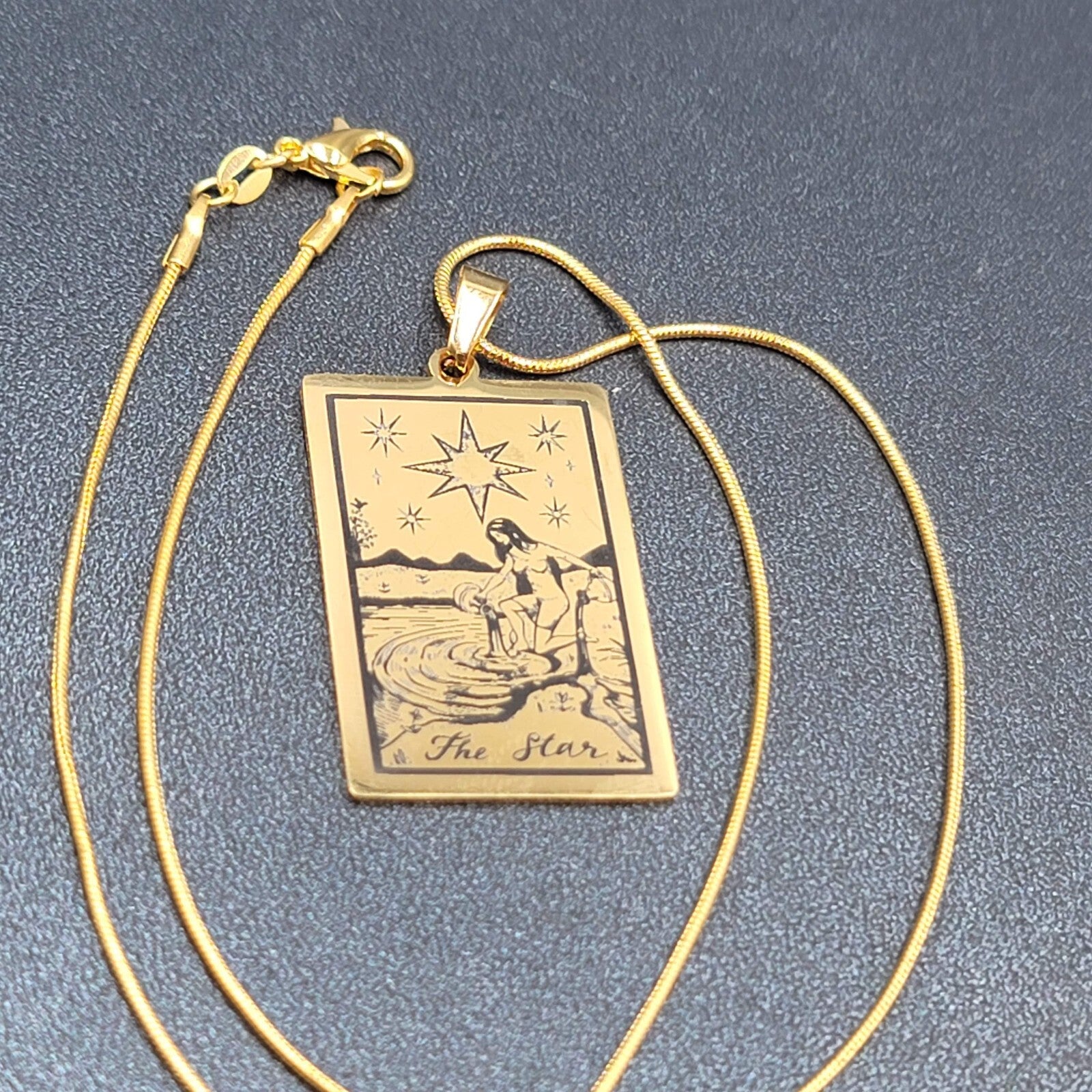 The STAR Tarot Card Pendant Necklace Major Arcana Gold tone 18”.