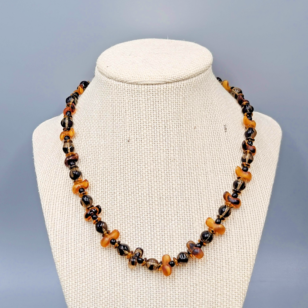 Varigated Brown Beaded Necklace Magnet Closure 17"