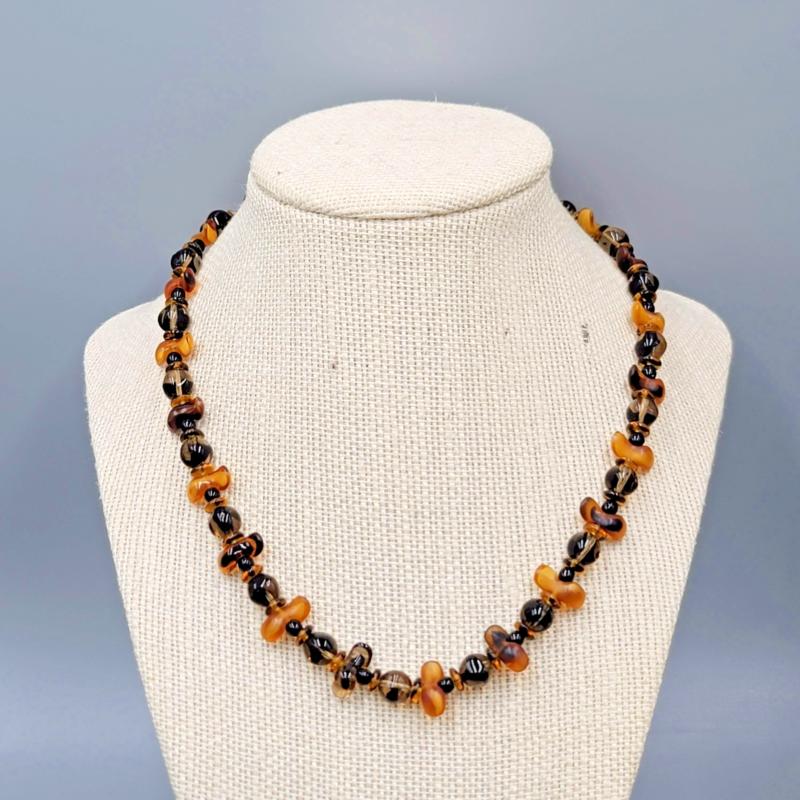 Varigated Brown Beaded Necklace Magnet Closure 17"