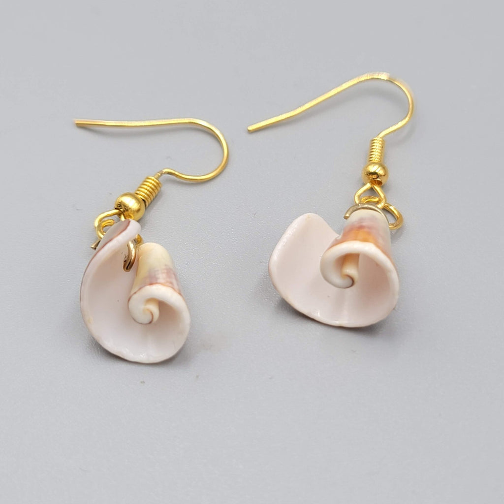 Real Shell Pierced Earrings Gold tone Dangle 3/4"