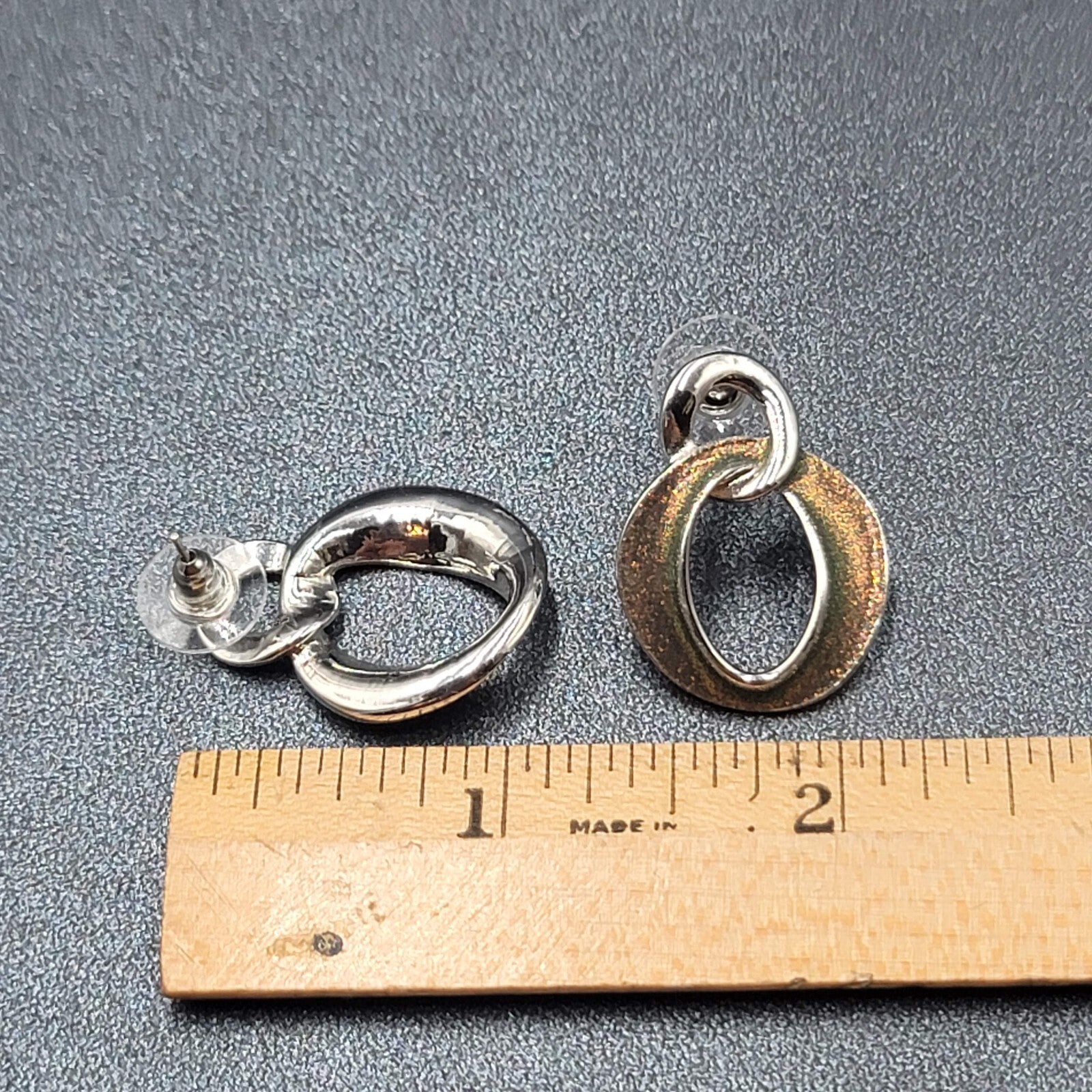 Pierced Earrings Silver tone Iridescent Glitter Interlocking Rings Drop 1 1/8"