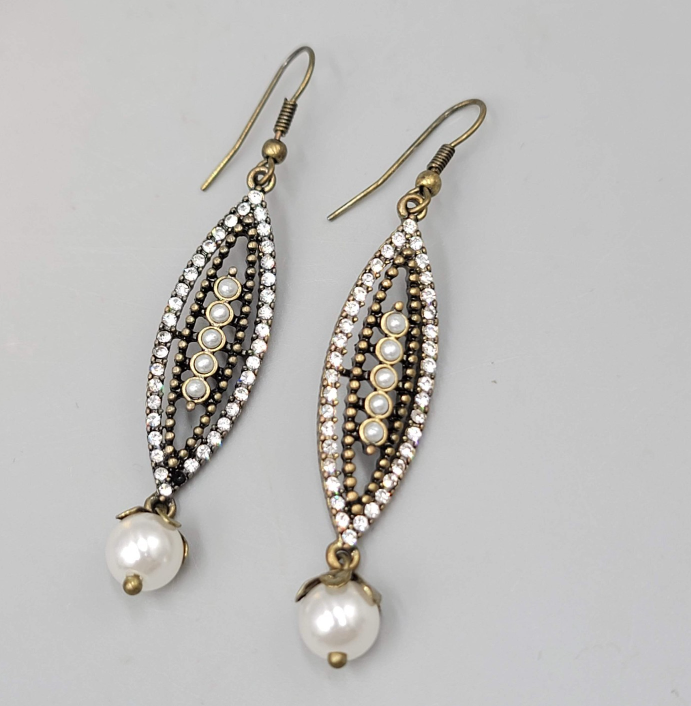 Faux Pearl Rhinestone Long Pierced Earrings Bronze tone Dangle 2 in