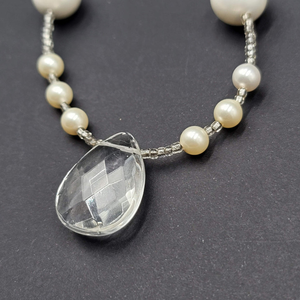 Necklace Clear and White Beaded Silver tone Faceted Teardrop Pendant 18"