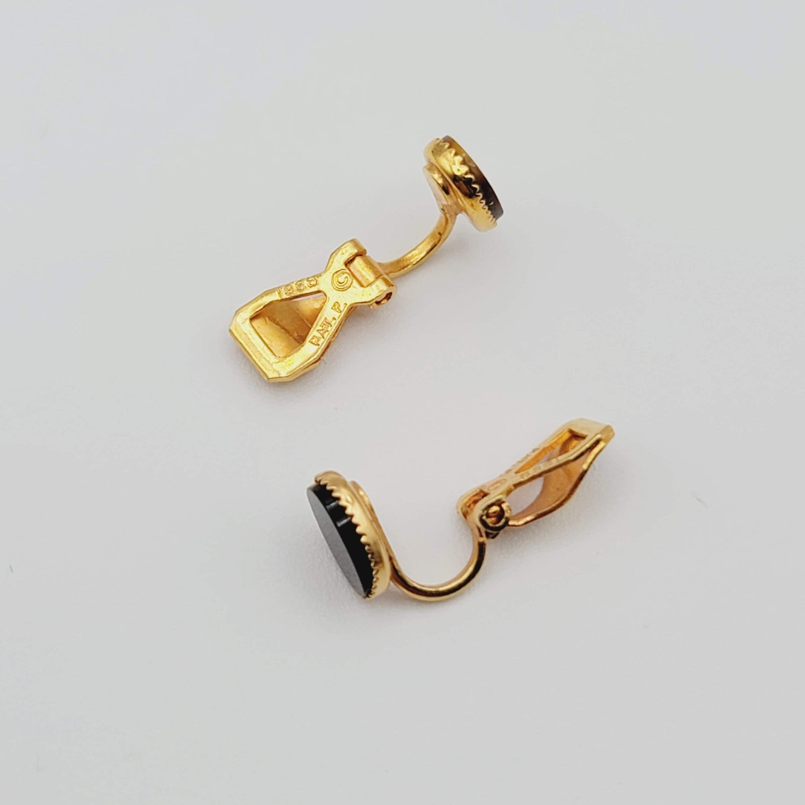 Vintage Tigers Eye Studs Clip on Earrings Gold tone Oval 3/8 in