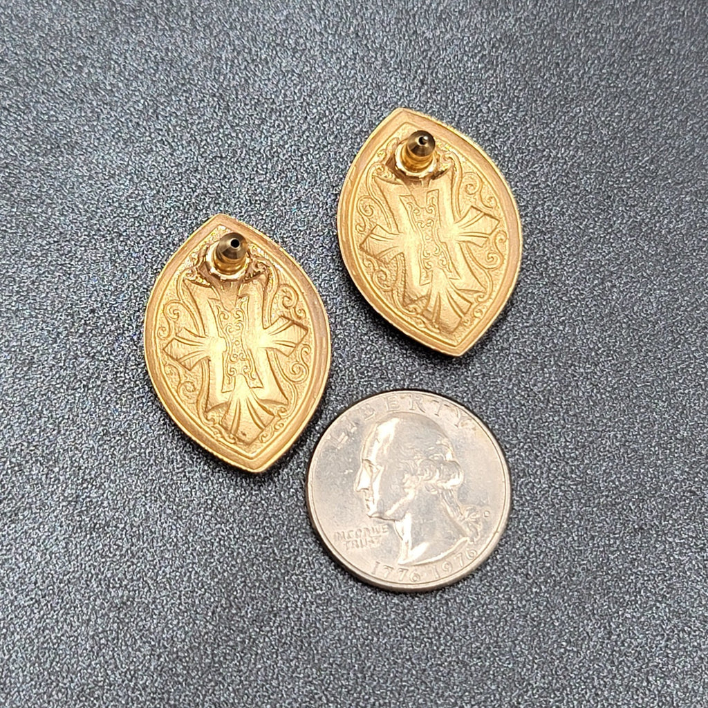 Pierced Earrings Gold tone Ivory Enamel Textured Drop 1.25"
