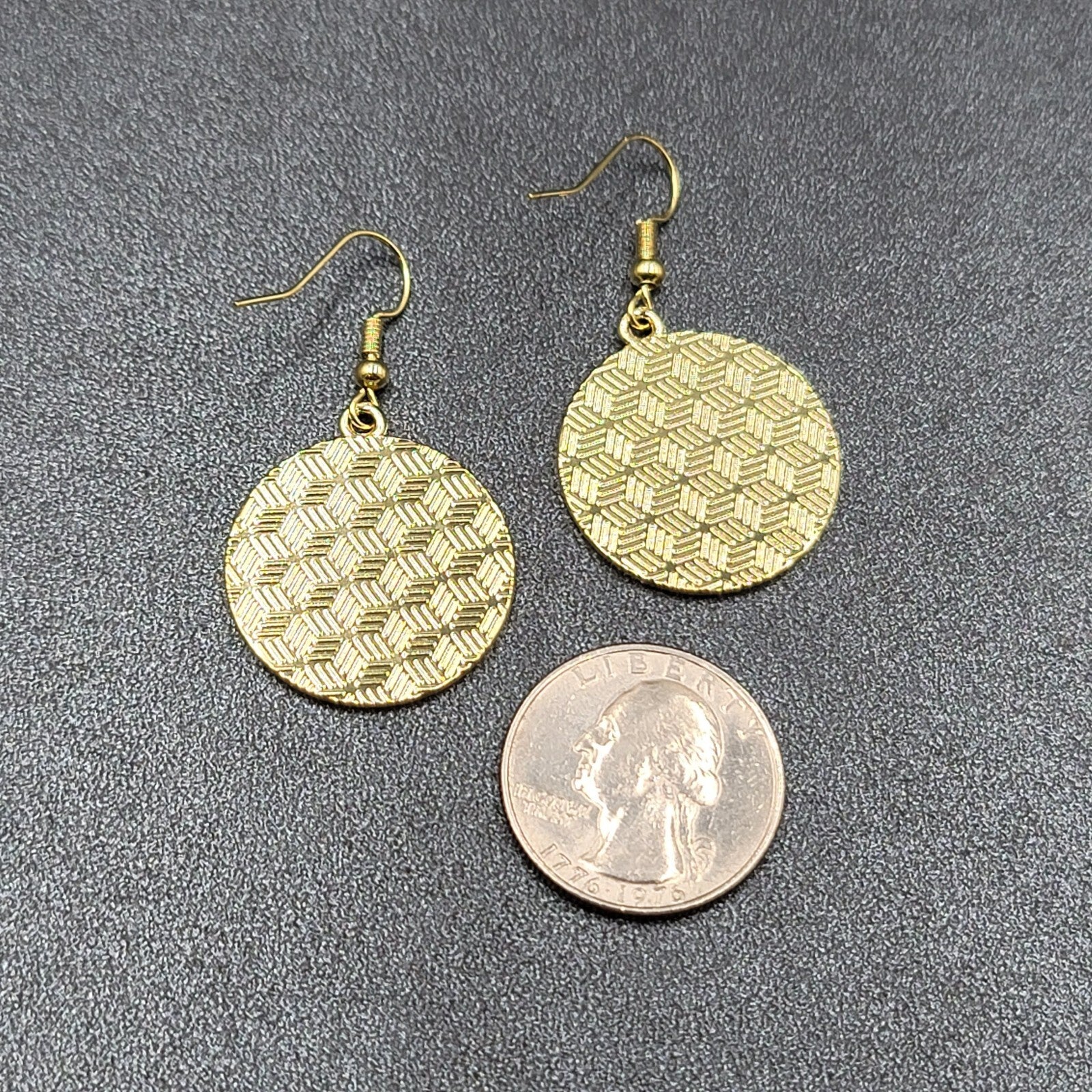 Kitty Cat Rising Sun Pierced Earrings Japanese Style Art Gold tone Dangle 1"