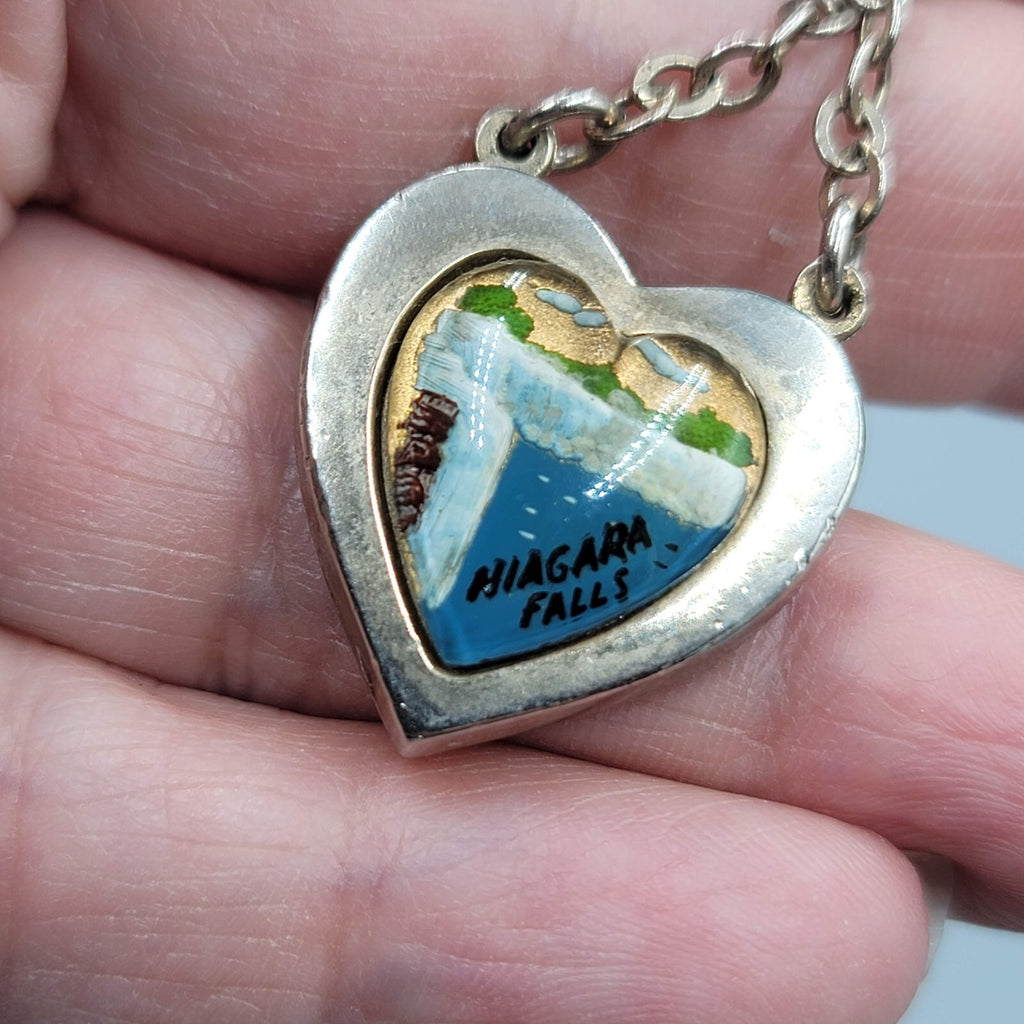 Vintage Niagara Falls Dangle Heart Charm Souvenir Bracelet Silver tone 6.5 in